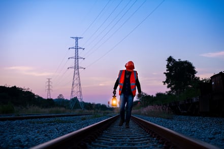 Common risks faced by lone working engineers and how to mitigate them